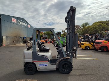 Nissan PL02A25U Forklift