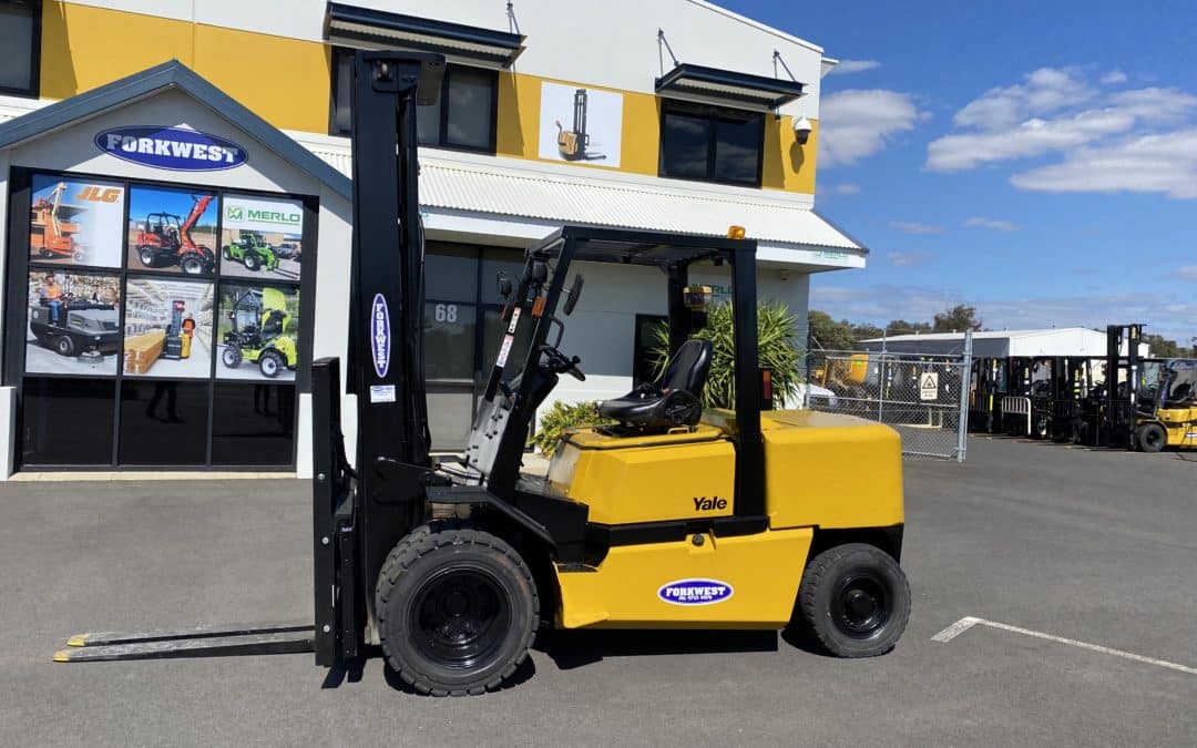 Top 5 Reasons to Buy a Forklift vs Hiring A Forklift